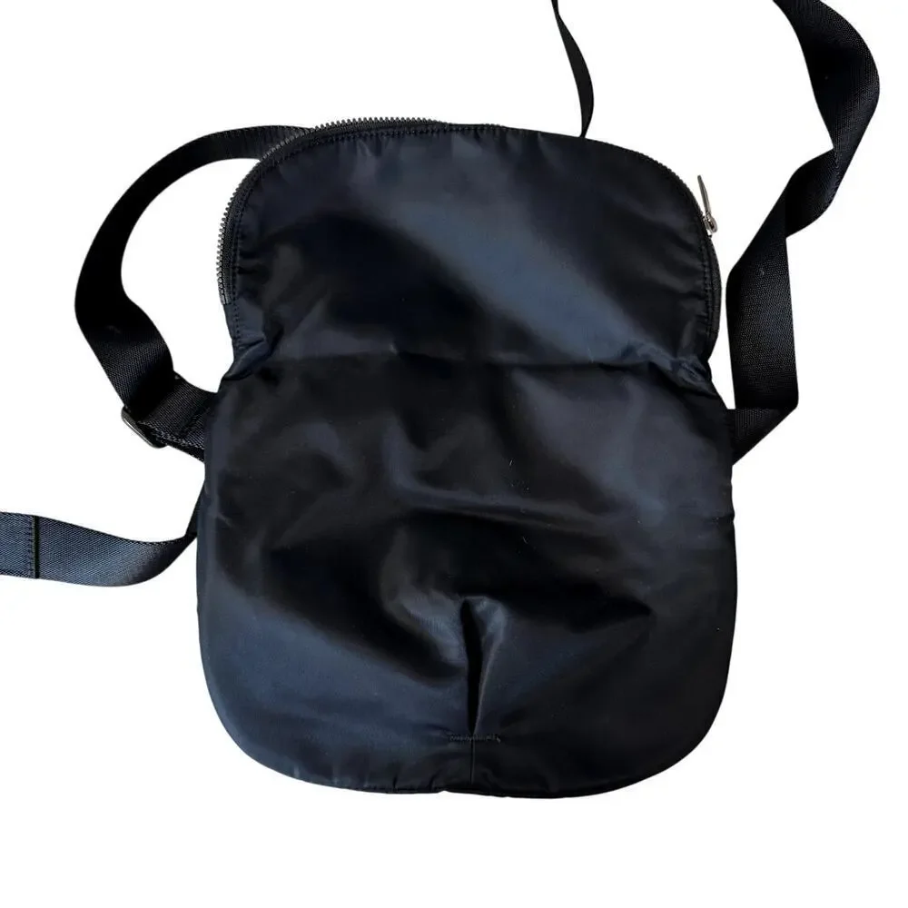 Lululemon Womens Black Lightweight Slim Nylon Crossbody Belt Bag NWOT - Picture 4 of 9